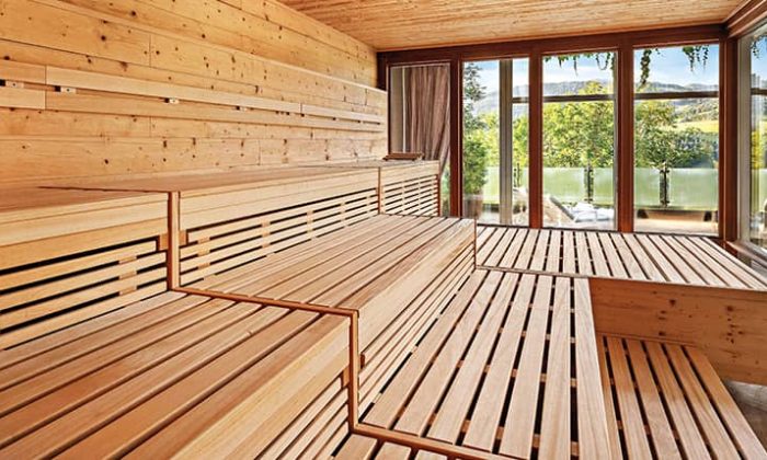 Sauna mit Blick in die Natur