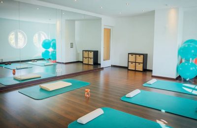 Raum für Meditation und Yoga und Fitness