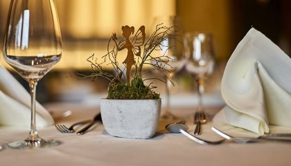 Fein gedeckter Tisch im Spirit & Spa Hotel Birkenhof