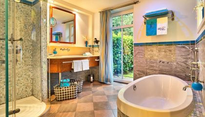 Juniorsuite Venusmuschel Bad im Spirit & Spa Hotel Birkenhof