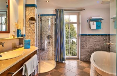 Turmsuite Bad im Spirit & Spa Hotel Birkenhof