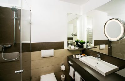 Neu gestatetes Badezimmer im Hotel