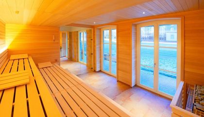 Orang leuchtende Sauna