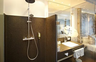 Bad im Zimmer Jugetbach