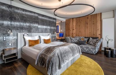 Bett in der Alpin Lodge