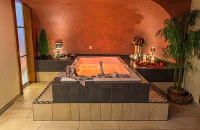 Private Badewanne im Spa