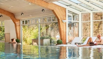 PaGruppe entspannt im Schimmbad