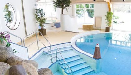 Überblick über den Indoor Pool