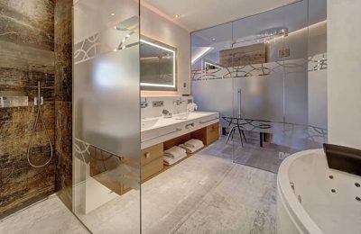 Badezimmer mit Glas in der Relaxssuite