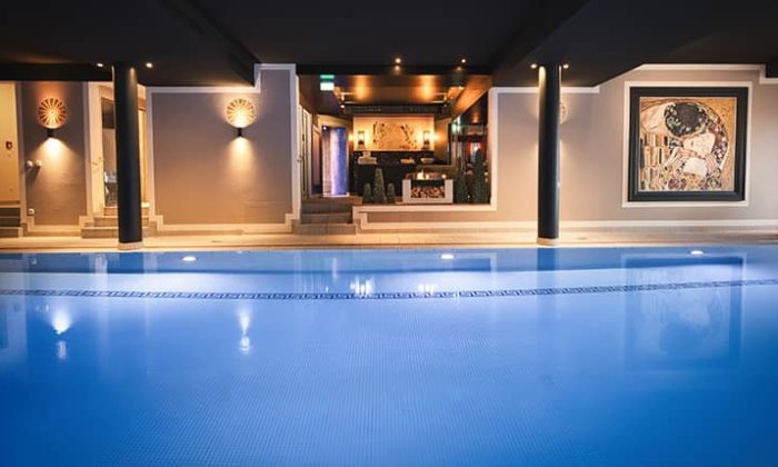 Innenpool im Hotel Oswald
