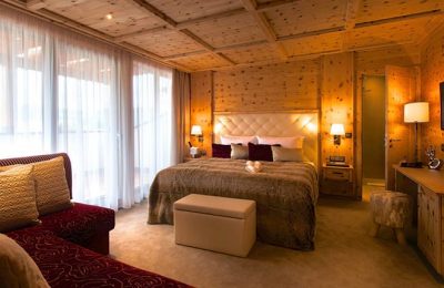 Zirbenzimmer “Morgentau” Bett im Zirbenzimmer