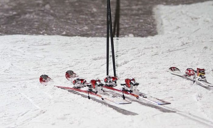 Langlauf Ski im Schnee