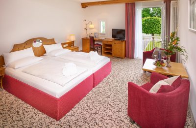 Comfort Class Bett und Wohnraum im Zimmer Comfort Class