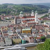 Luftaufnahme der Altstadt von Passau mit Dom