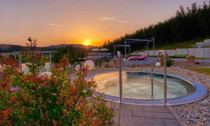 Whirlpool bei Sonnenuntergang