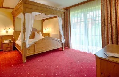 Bett in der Himmelbett-Suite