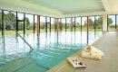 Klares Wasser im Indoor Pool