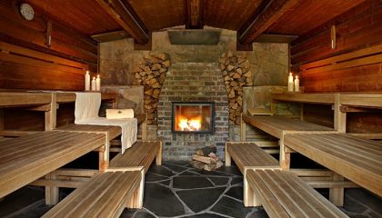 Sauna mit Kamin