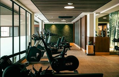 Moderene Sportgerät im Fitnessbereich