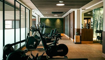 Moderene Sportgerät im Fitnessbereich