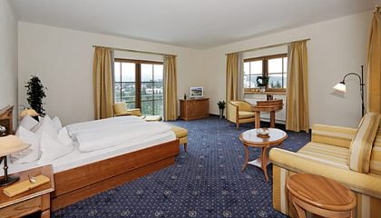 Bett in der Turmsuite Frauenbrünnl 60m²