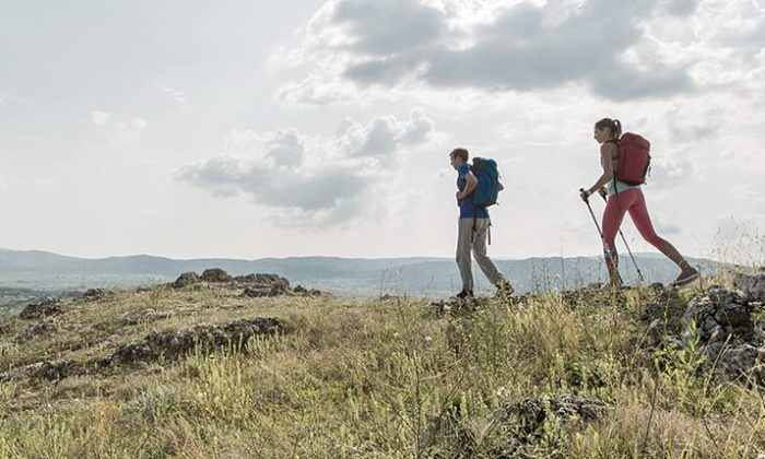 Wanderungen Paar wandert durch die Rhön
