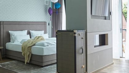 Bett und Wohnraum in der Junior Suite Tiffany