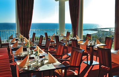 Restaurant mit Blick auf die Ostsee