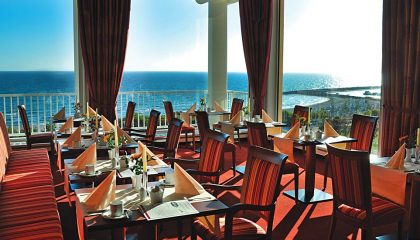 Restaurant mit Blick auf die Ostsee