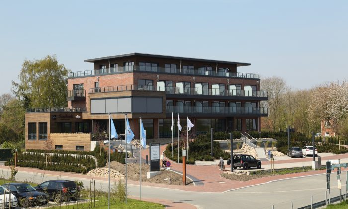 Außenansicht vom Elbstrand Resort Krautsand