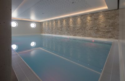 Beleuchteter Innenpool