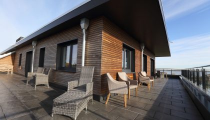 Terrasse der Admiralsuite mit Sitzgelegenheiten