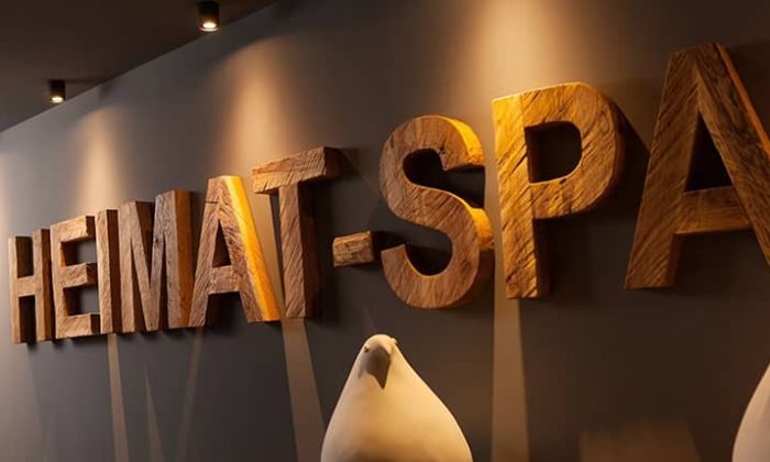 Schriftvor im Spa Bereich