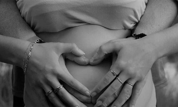 Schwarz weiss Foto von Paar